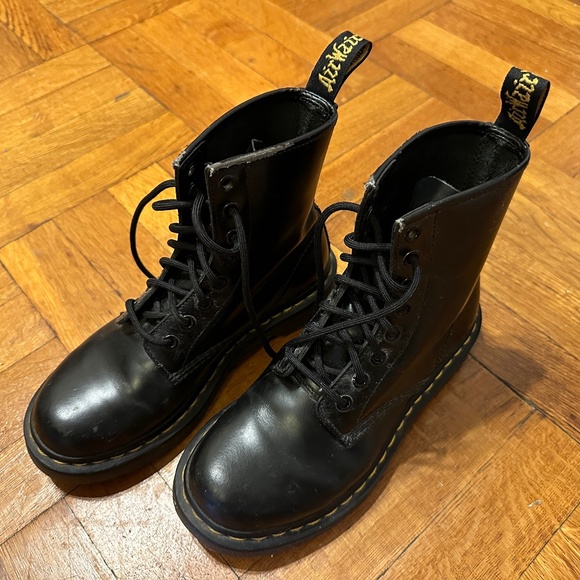 Doc Martens 1460 SMOOTH LEATHER LACE UP BOOTS - Picture 1 of 7